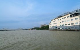 Floatel Hotel Kolkata